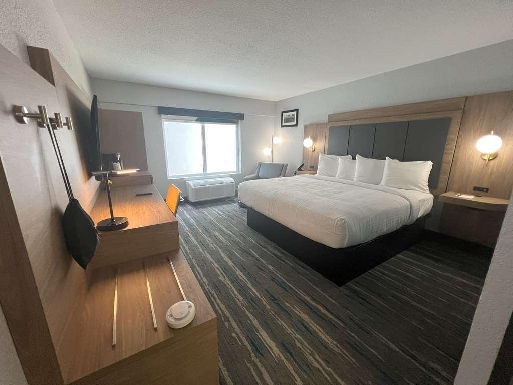 Best Western Plus Mobile Inn And Suites Номер фото