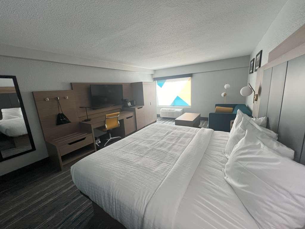 Best Western Plus Mobile Inn And Suites Номер фото