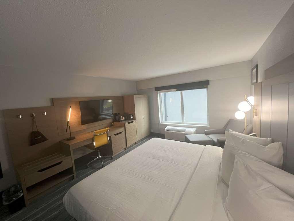 Best Western Plus Mobile Inn And Suites Номер фото
