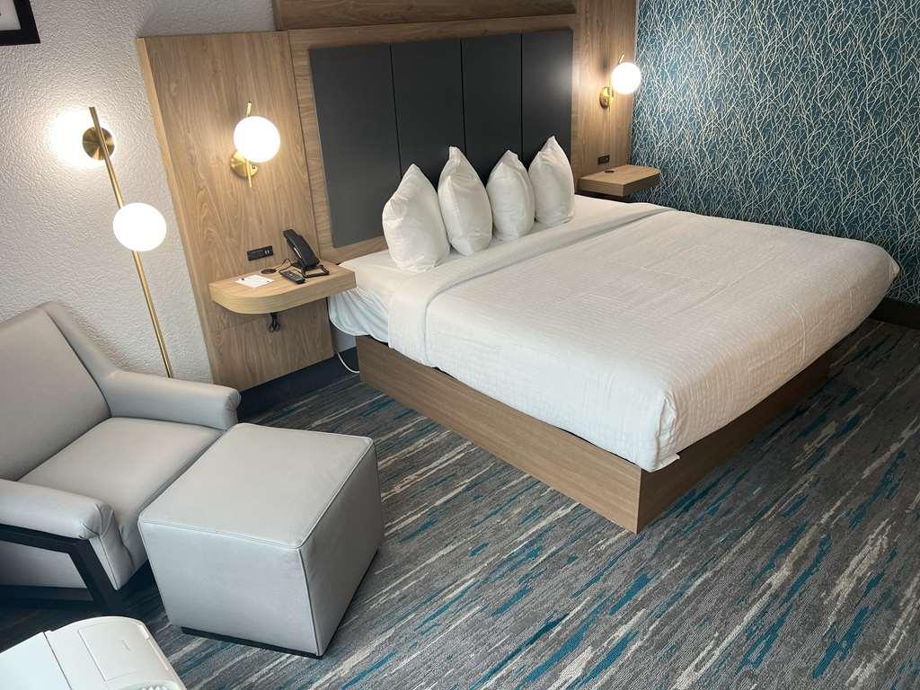 Best Western Plus Mobile Inn And Suites Номер фото