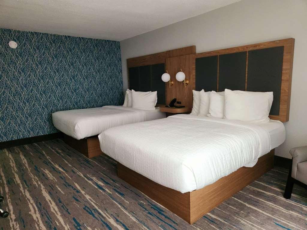 Best Western Plus Mobile Inn And Suites Номер фото
