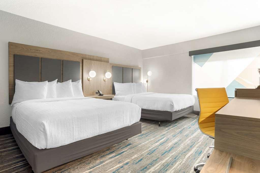 Best Western Plus Mobile Inn And Suites Номер фото